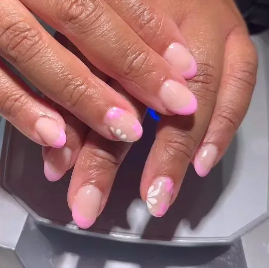 Pink dip powder with flower art